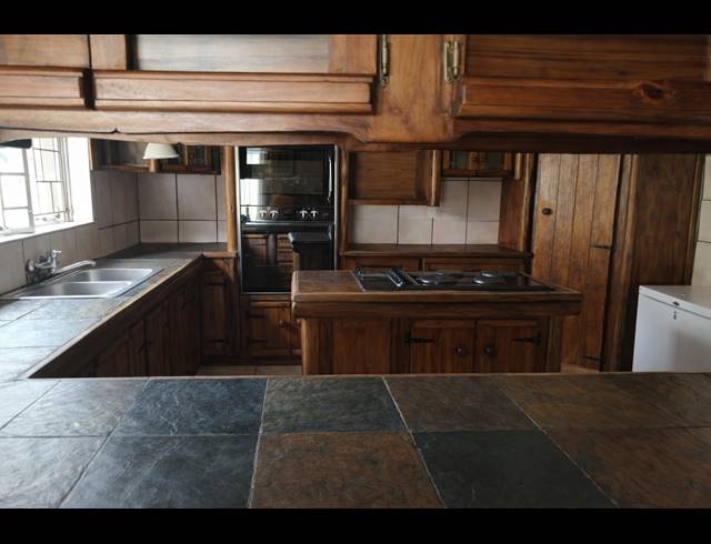4 BEDROOM FREESTANDING FOR SALE IN BO-DORP